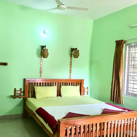 Panthalams Homestay Thekkady Exterior photo