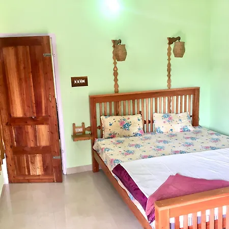 Panthalams Homestay Thekkady Exterior photo
